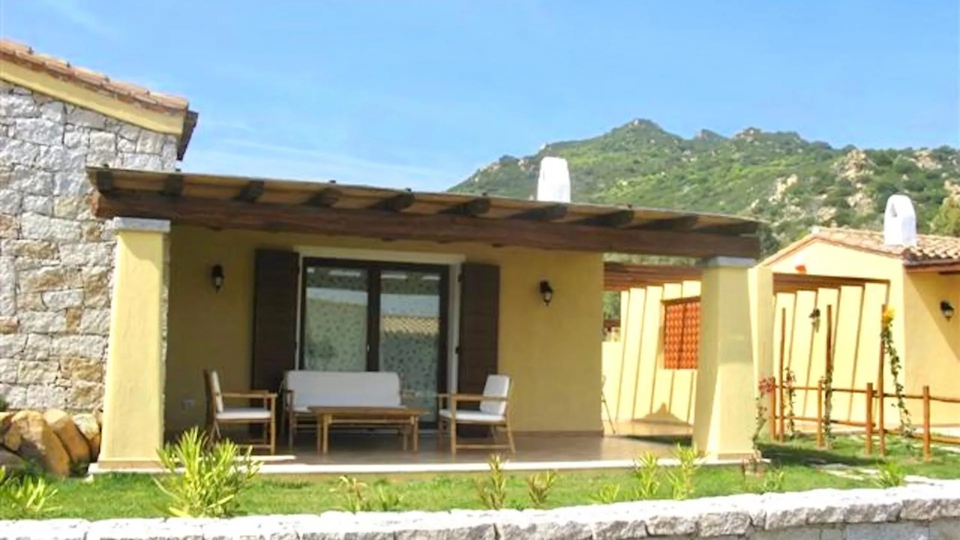 Villas With Shared Pool In Costa Rei Just 500 Meters From The Sea Апарт-отель